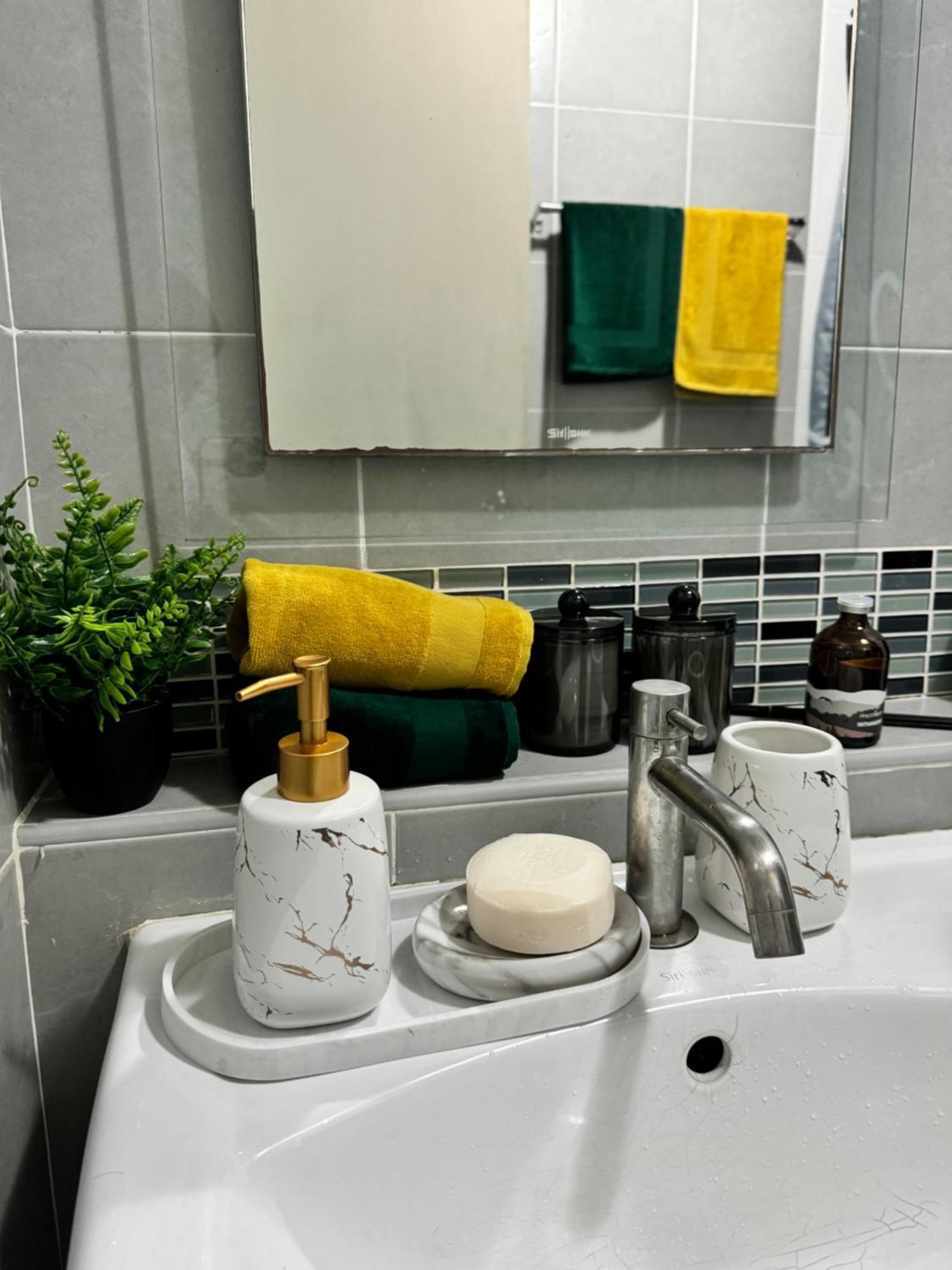 Lux Center Apartment *